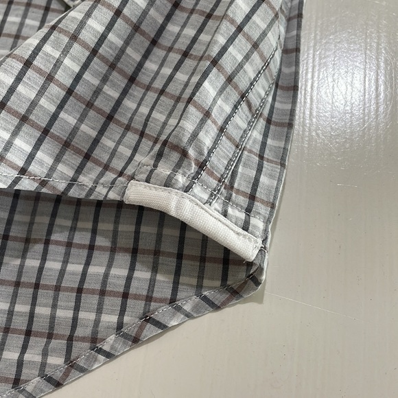 HSM plaid dress shirt. Men’s L. Slim fit. Like new condition. 100% cotton. Nice! - Picture 7 of 9